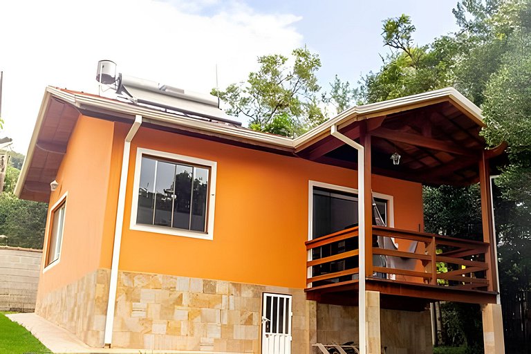 Chalé 1 c/ Hidro da Jacuzzi e Lareira