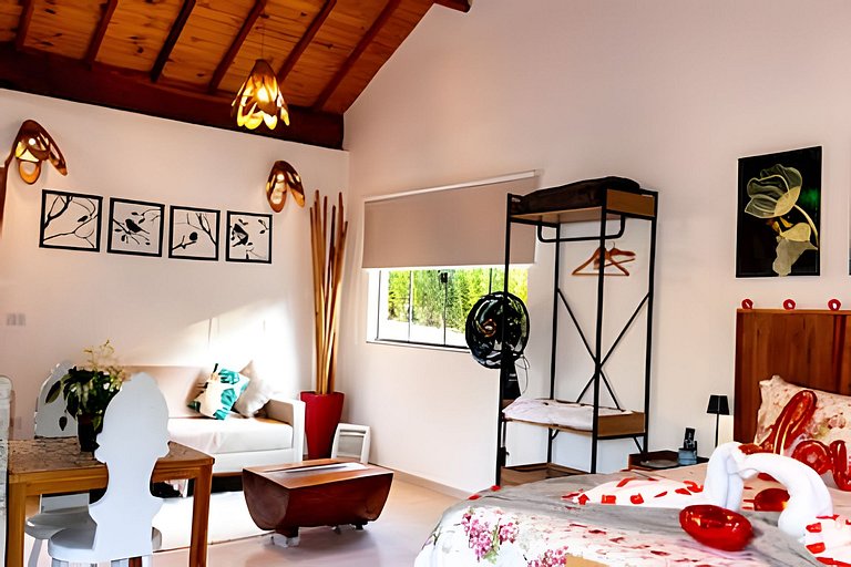 Chalé 2 c/ Hidro da Jacuzzi e Lareira