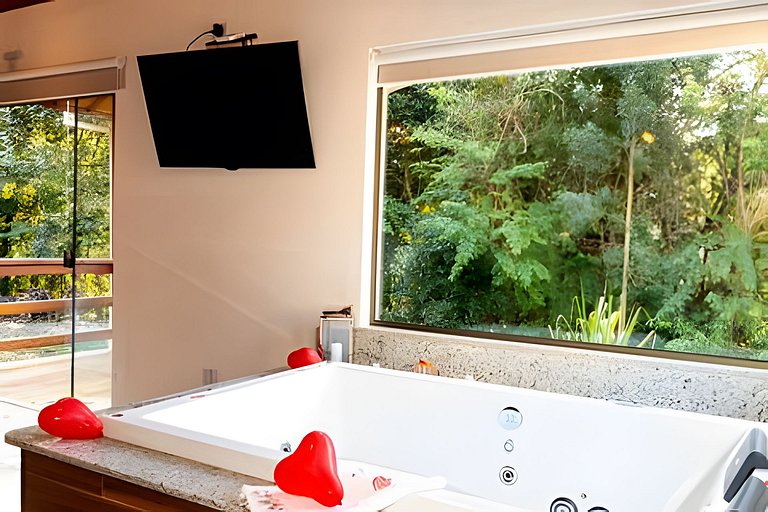 Chalé 2 c/ Hidro da Jacuzzi e Lareira